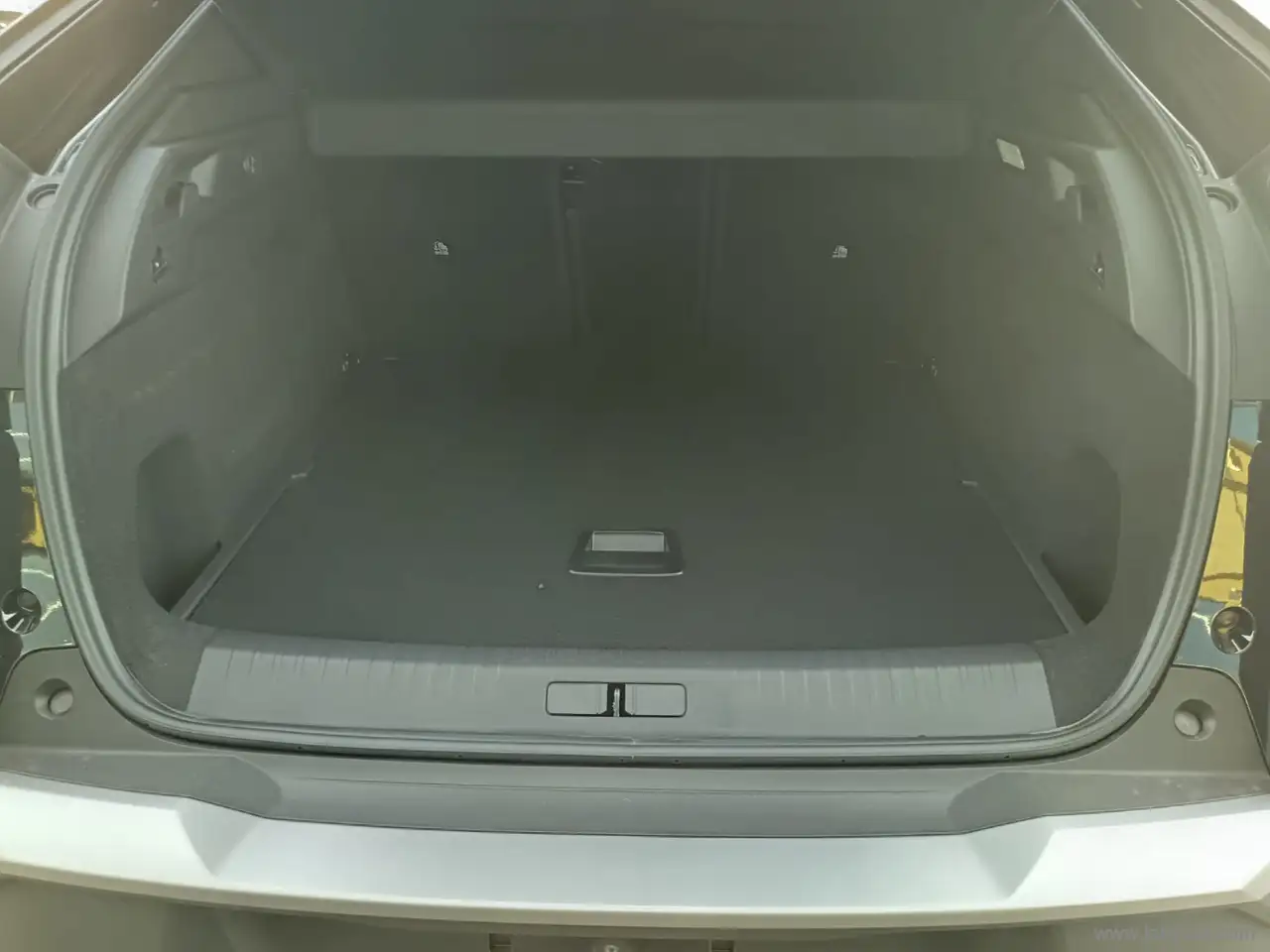 2026 Peugeot 3008 Hybrid 145 e-DCS6 GT, photograph 10