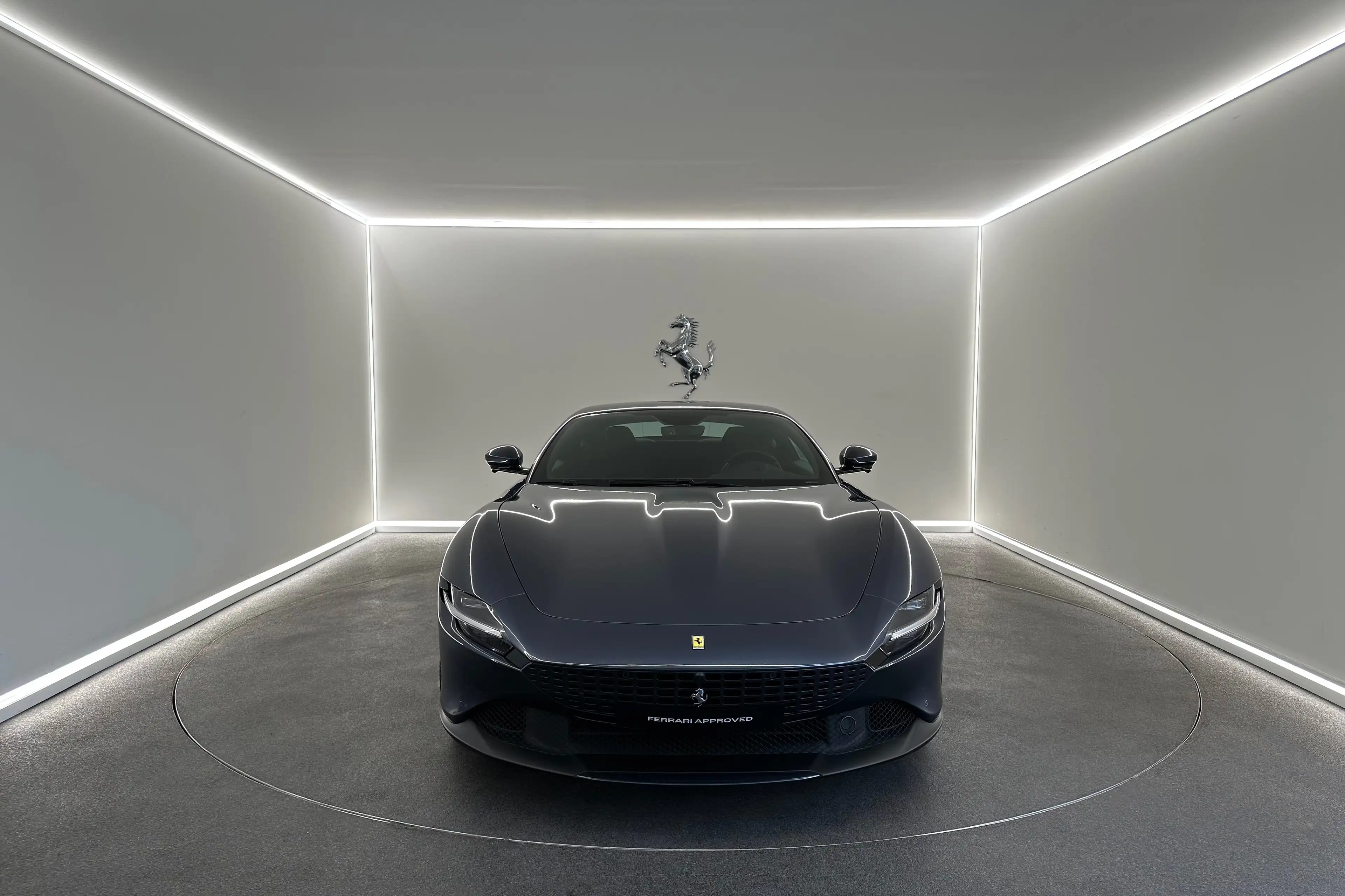 Ferrari Roma Blu Roma / Ferrari Approved — photo 2
