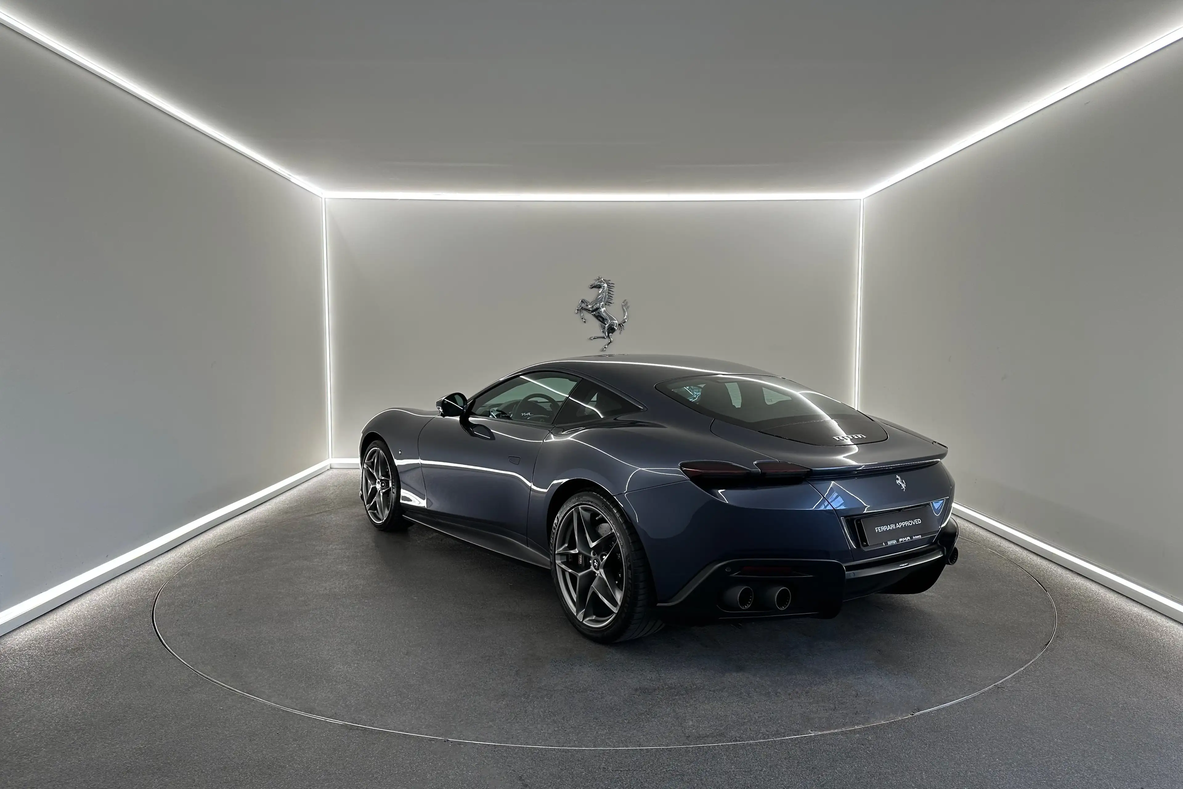 Ferrari Roma Blu Roma / Ferrari Approved — photo 5