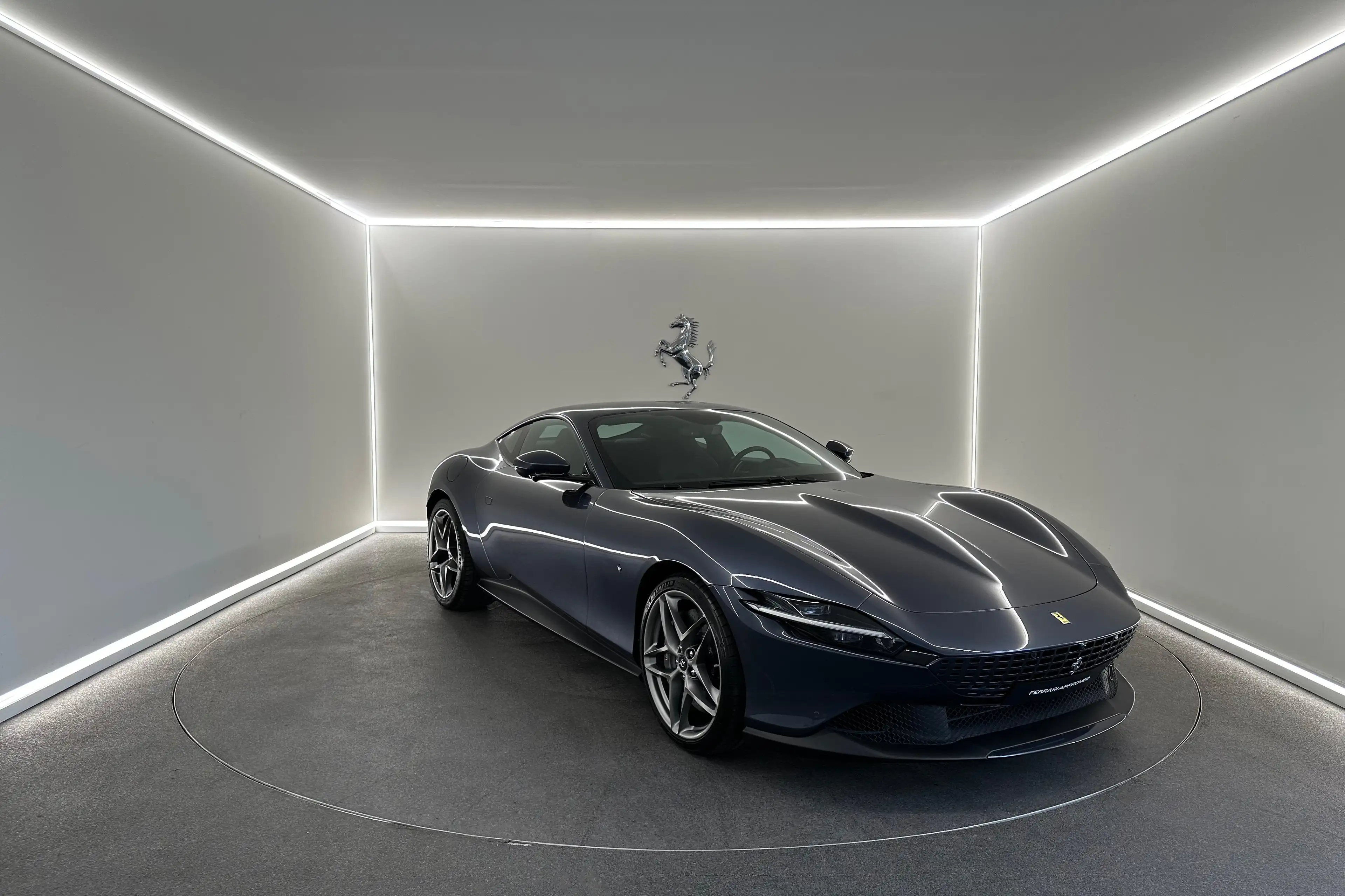 Ferrari Roma Blu Roma / Ferrari Approved — photo 9