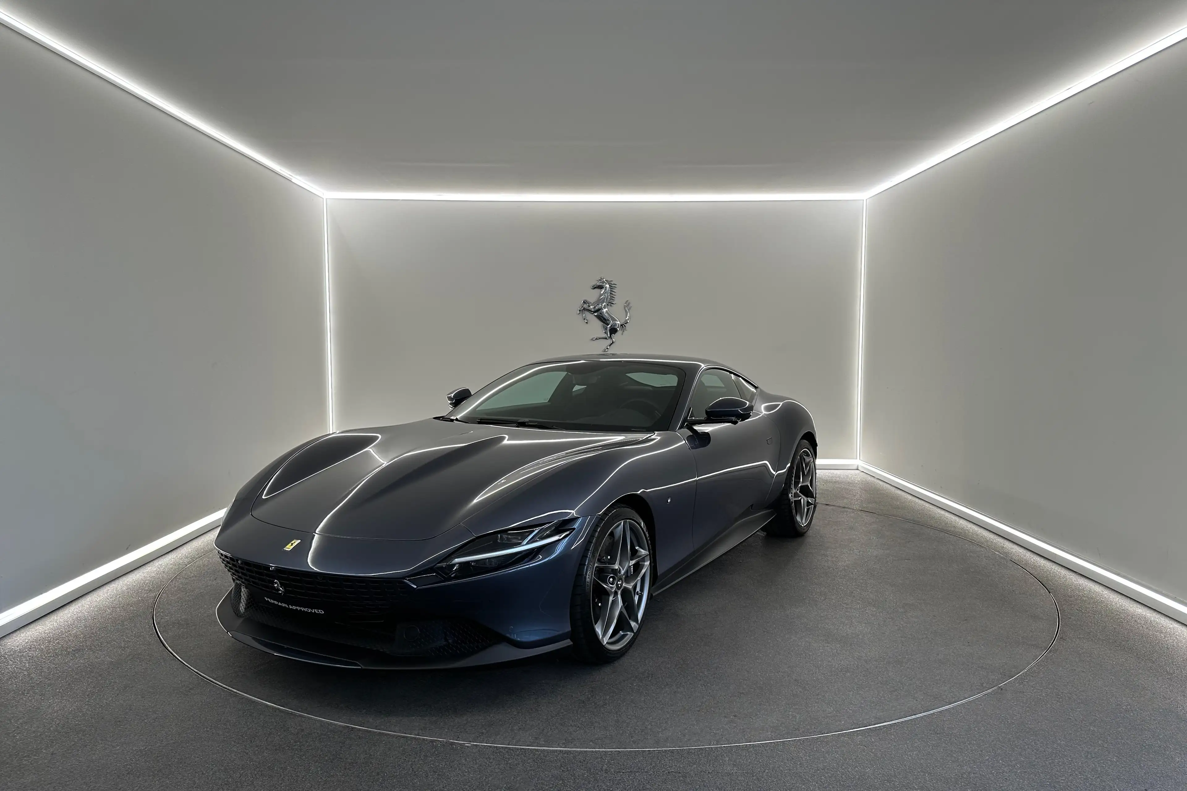 Ferrari Roma Blu Roma / Ferrari Approved — photo 3