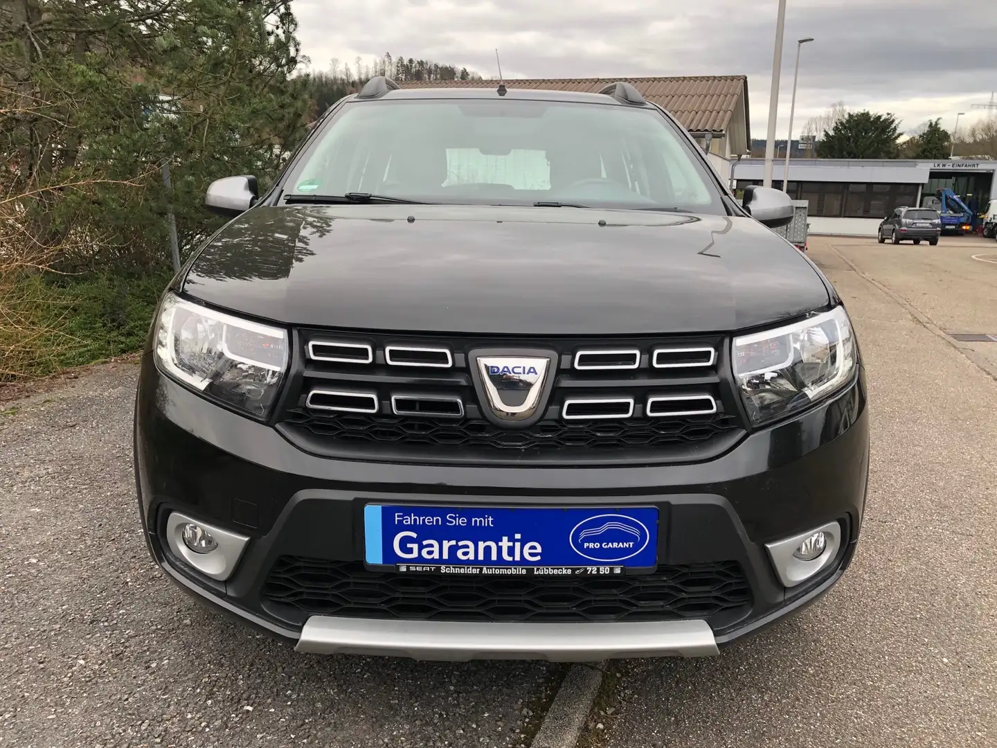 Dacia Logan Stepway incl. 12 Monaten Garantie Schwarz - 2