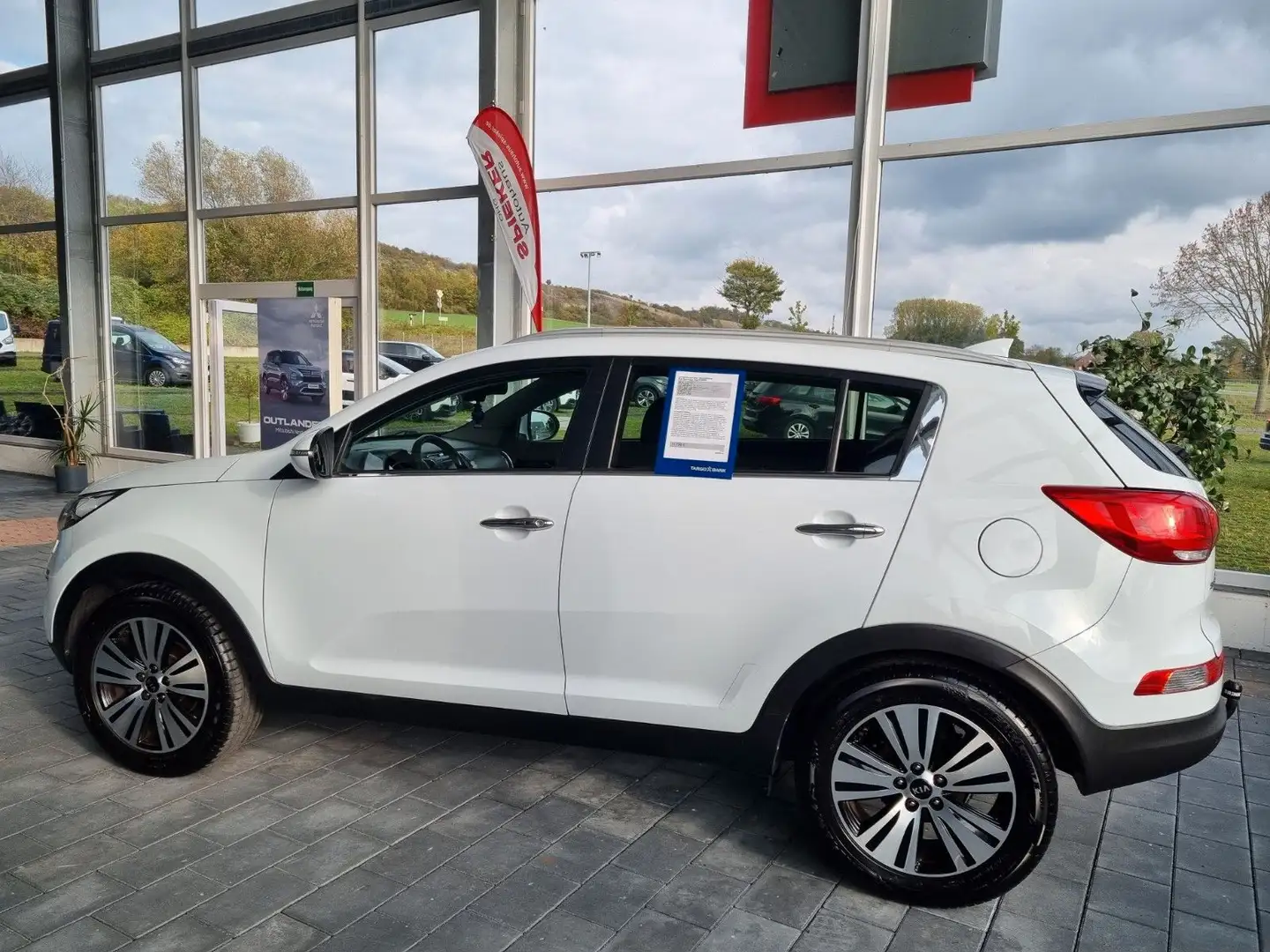 Kia Sportage 2.0  Spirit 2WD Weiß - 2