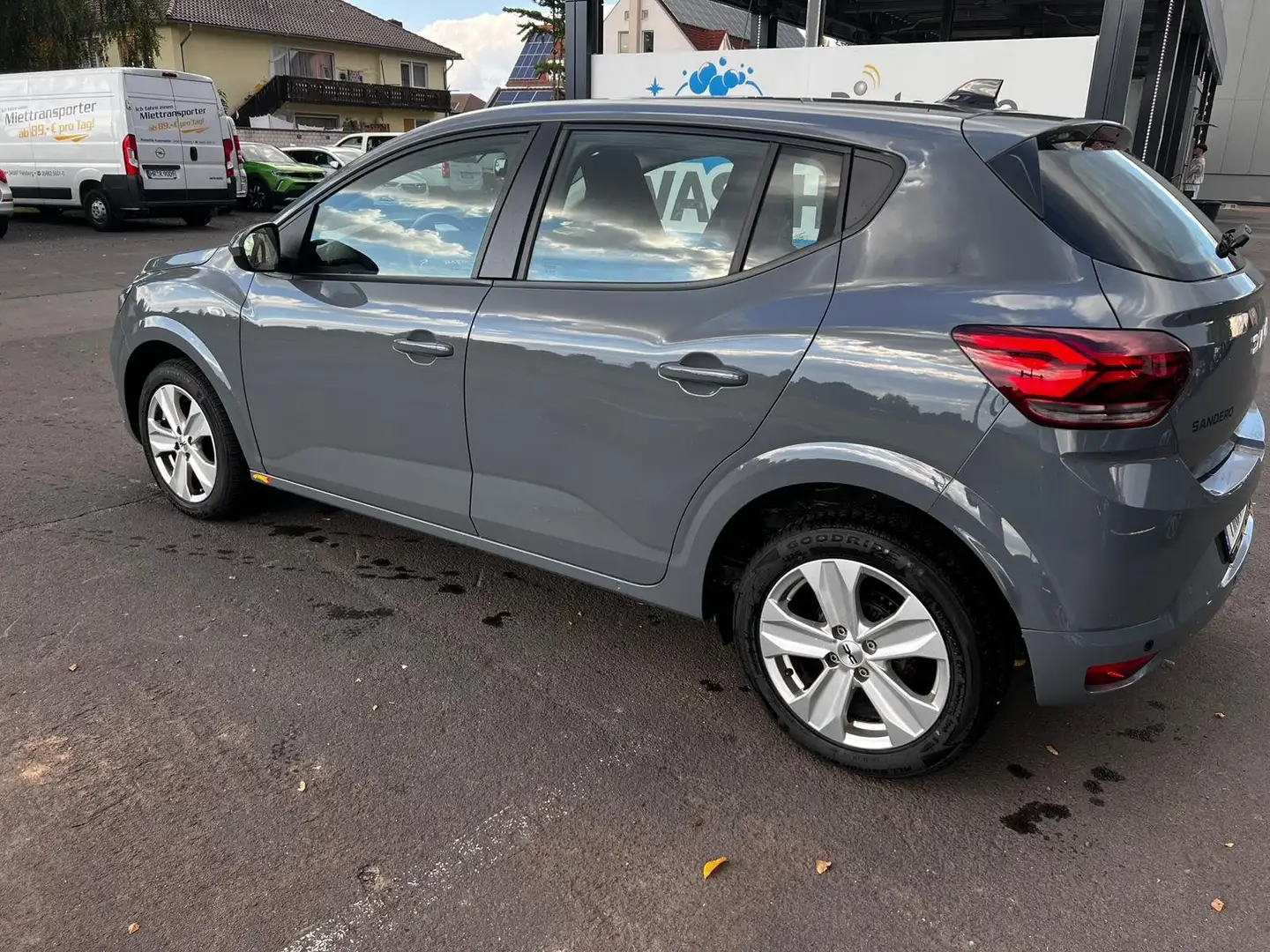 Dacia Sandero Expression - 1