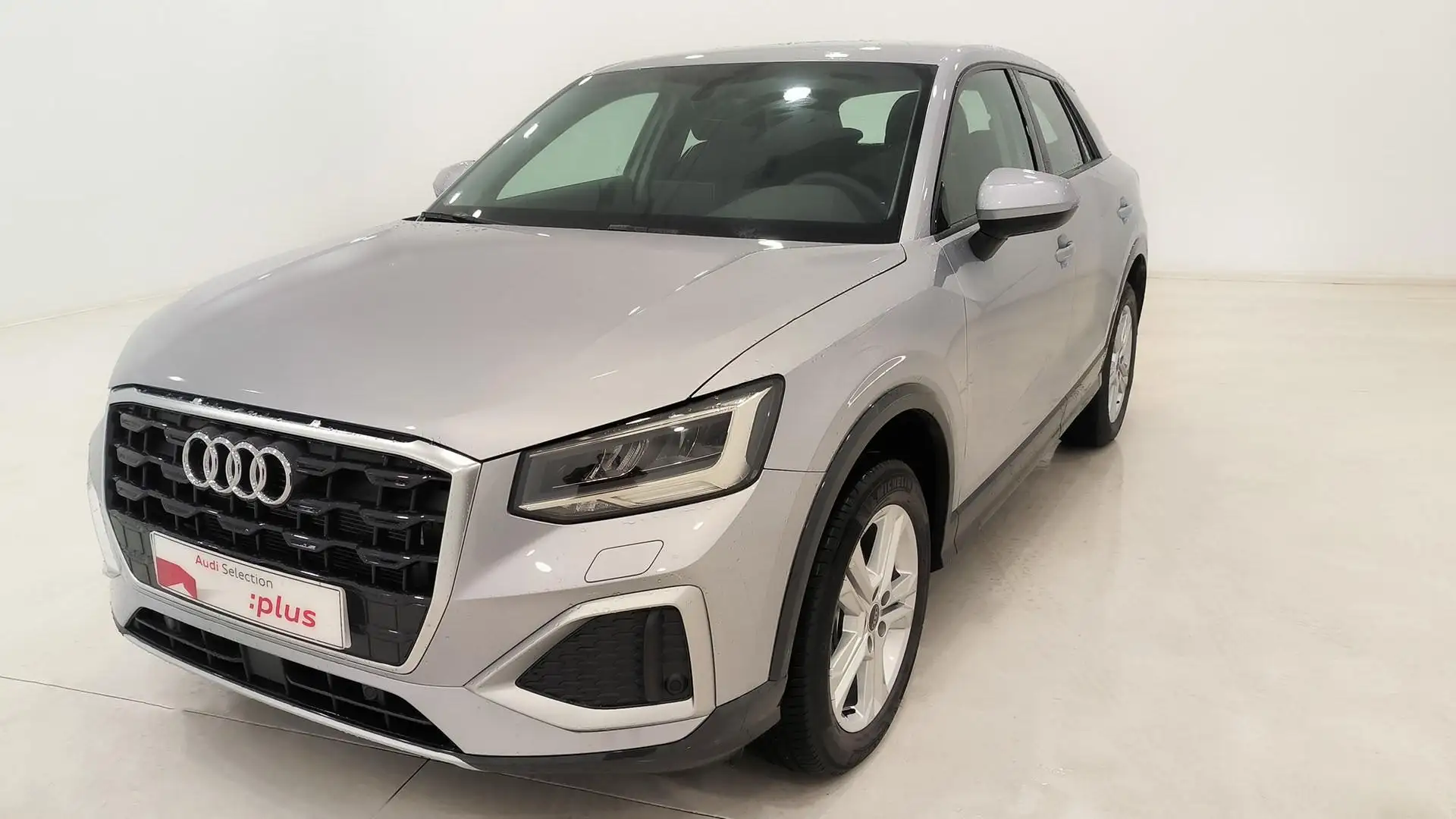 Audi Q2 35 TFSI Advanced S tronic 110kW Plateado - 1