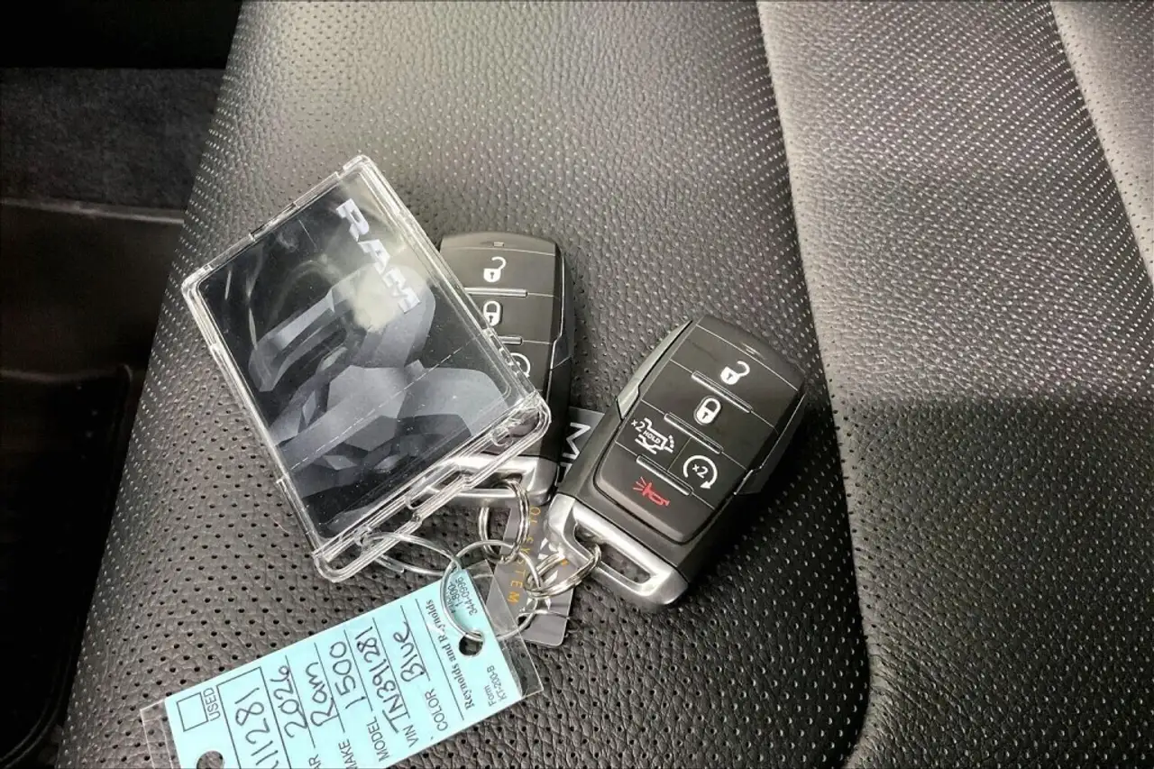 RAM 1500 снимка RAM 1500