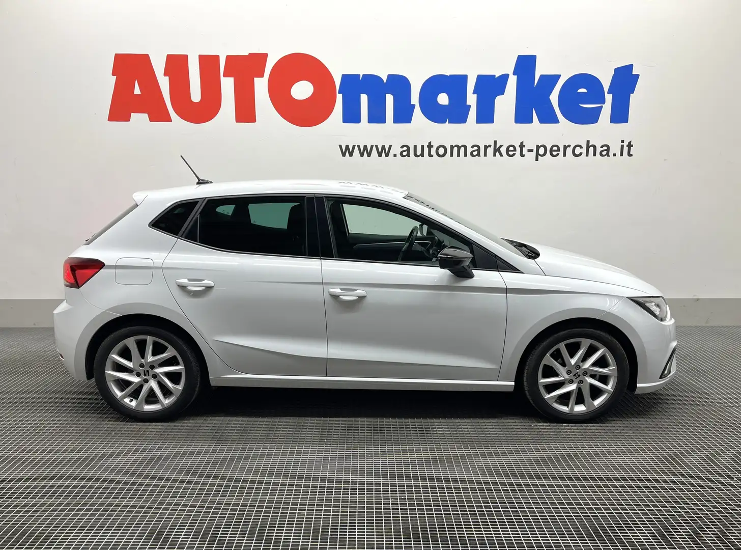 SEAT Ibiza 1.0 ecotsi FR 95cv Bianco - 1