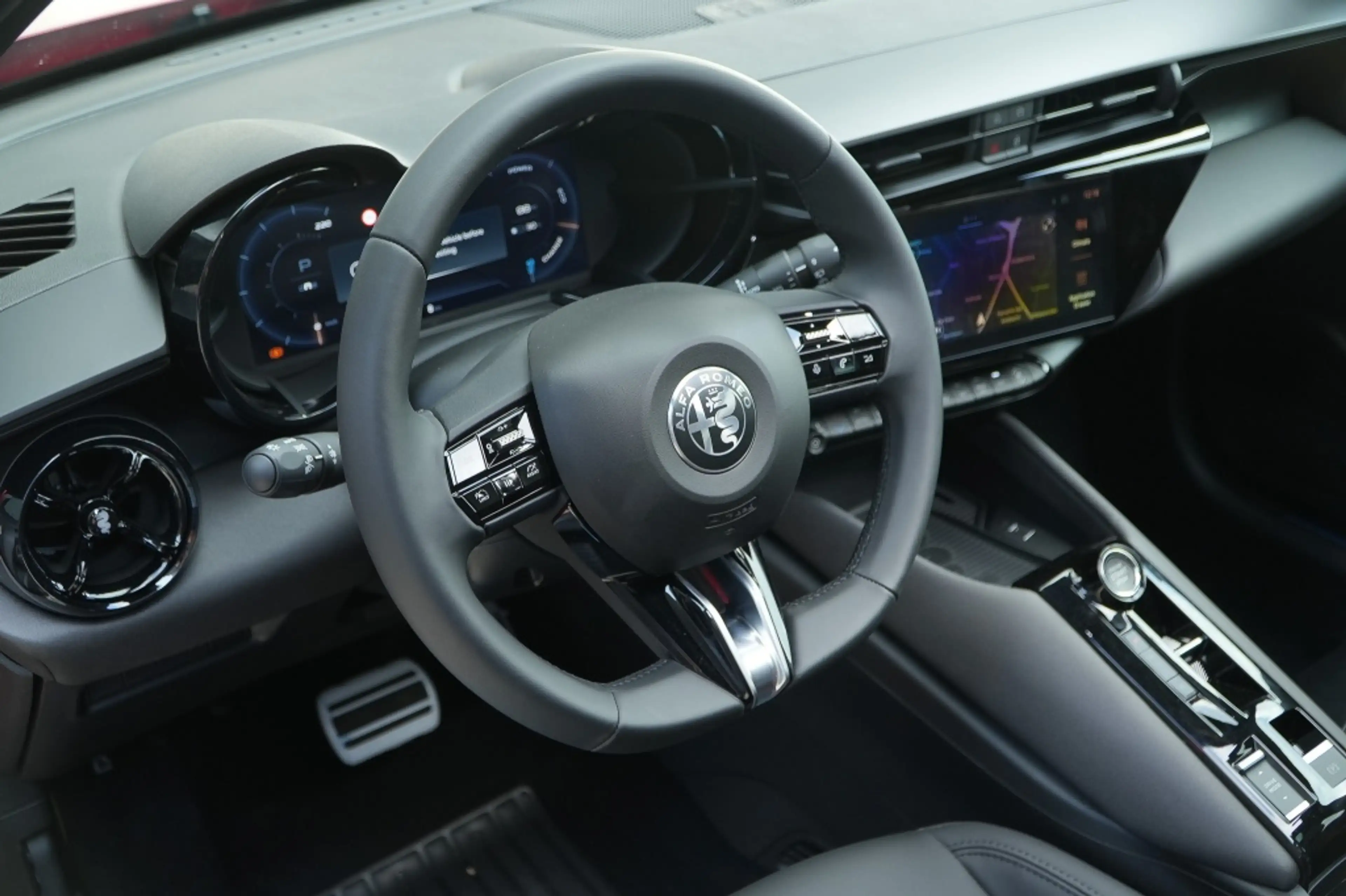 Alfa Romeo Junior 1.2 Turbo 145 PK Ibrida Speciale | Techno | Pano | — photo 9