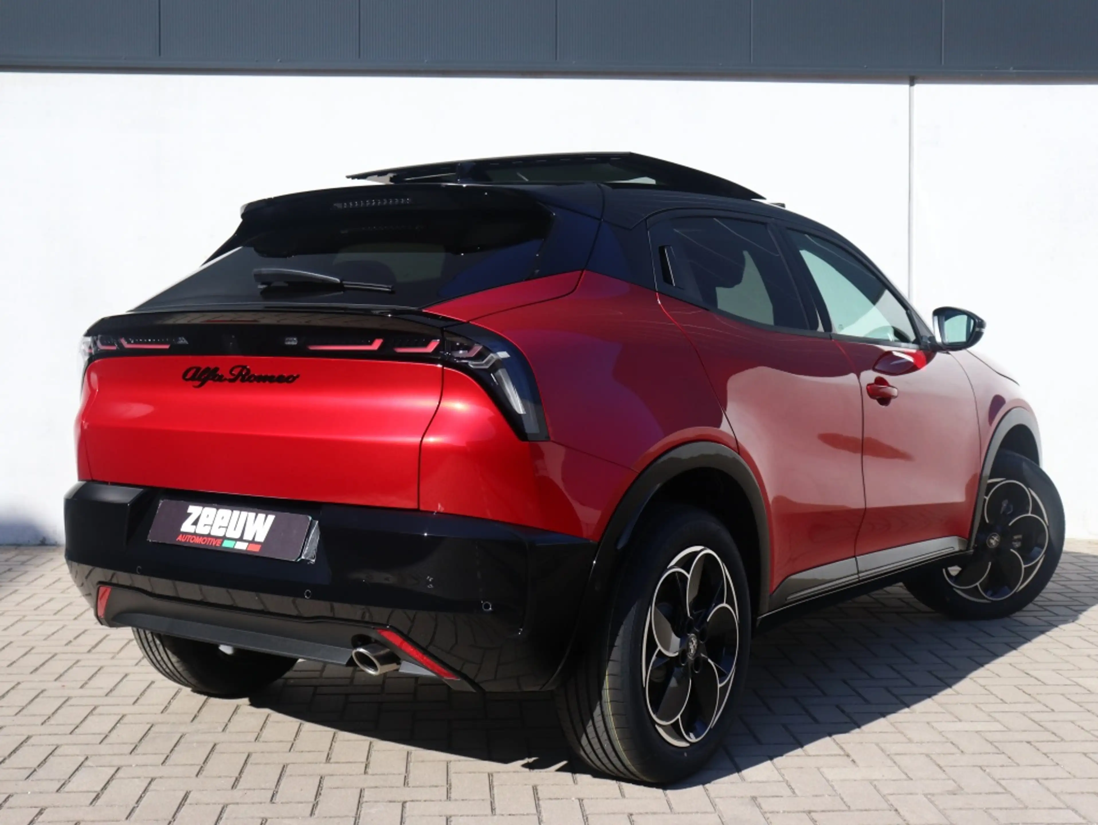 Alfa Romeo Junior 1.2 Turbo 145 PK Ibrida Speciale | Techno | Pano | — photo 6