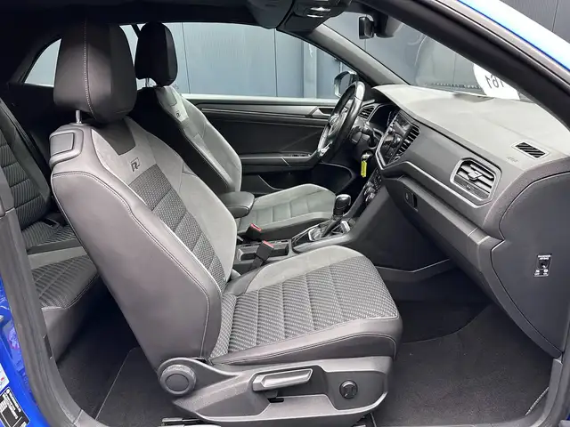 Volkswagen T-Roc view 11
