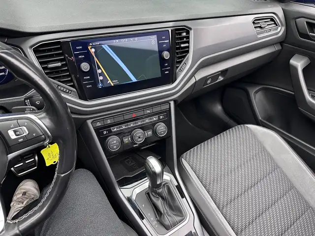 Volkswagen T-Roc view 17