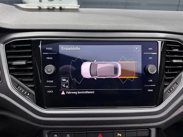 Volkswagen T-Roc view 19