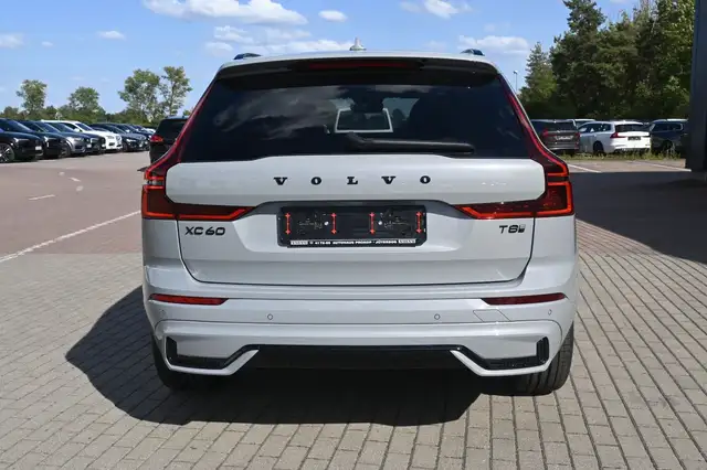 Volvo XC60 view 4