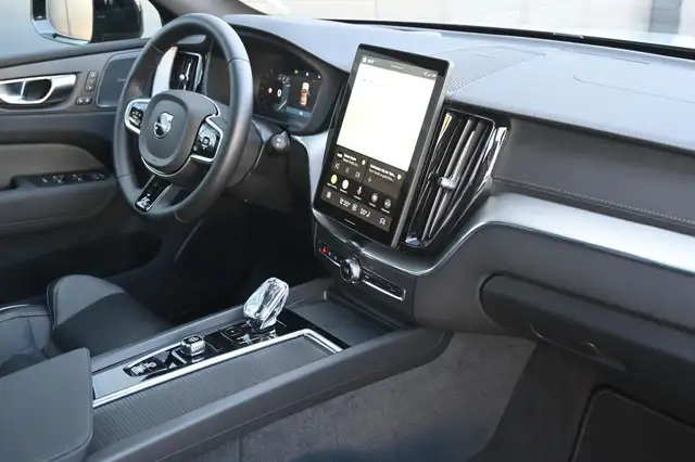 Volvo XC60 view 13