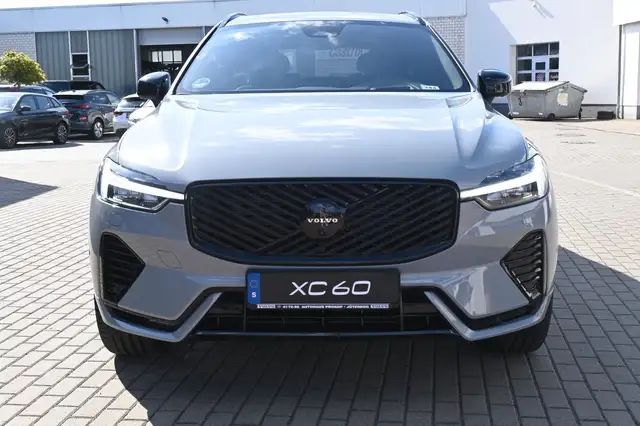 Volvo XC60 view 8