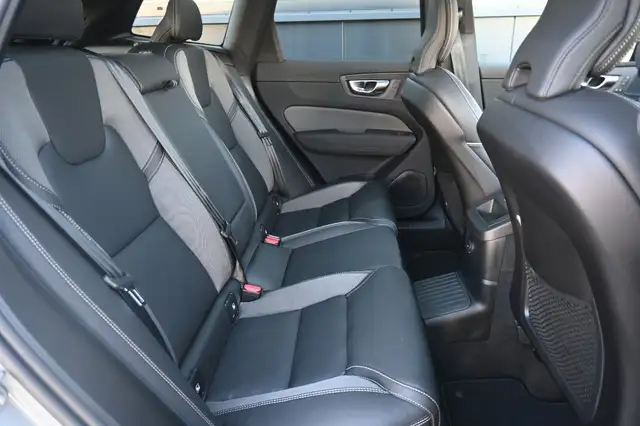 Volvo XC60 view 15