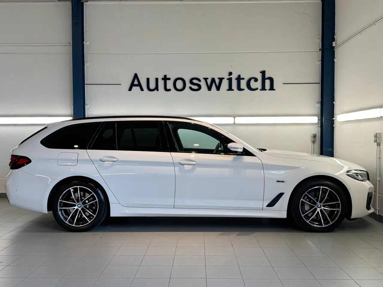BMW 530 e xDrive Touring MSport/DrivAssProff/HarmanKardon/Head-up/Keyless/stuurverw/..., миниатюра 5