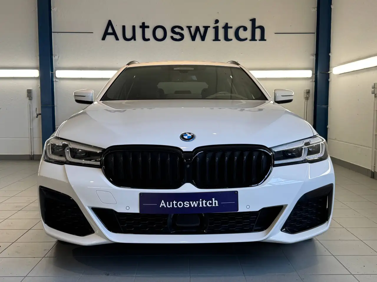BMW 530 e xDrive Touring MSport/DrivAssProff/HarmanKardon/Head-up/Keyless/stuurverw/..., миниатюра 2