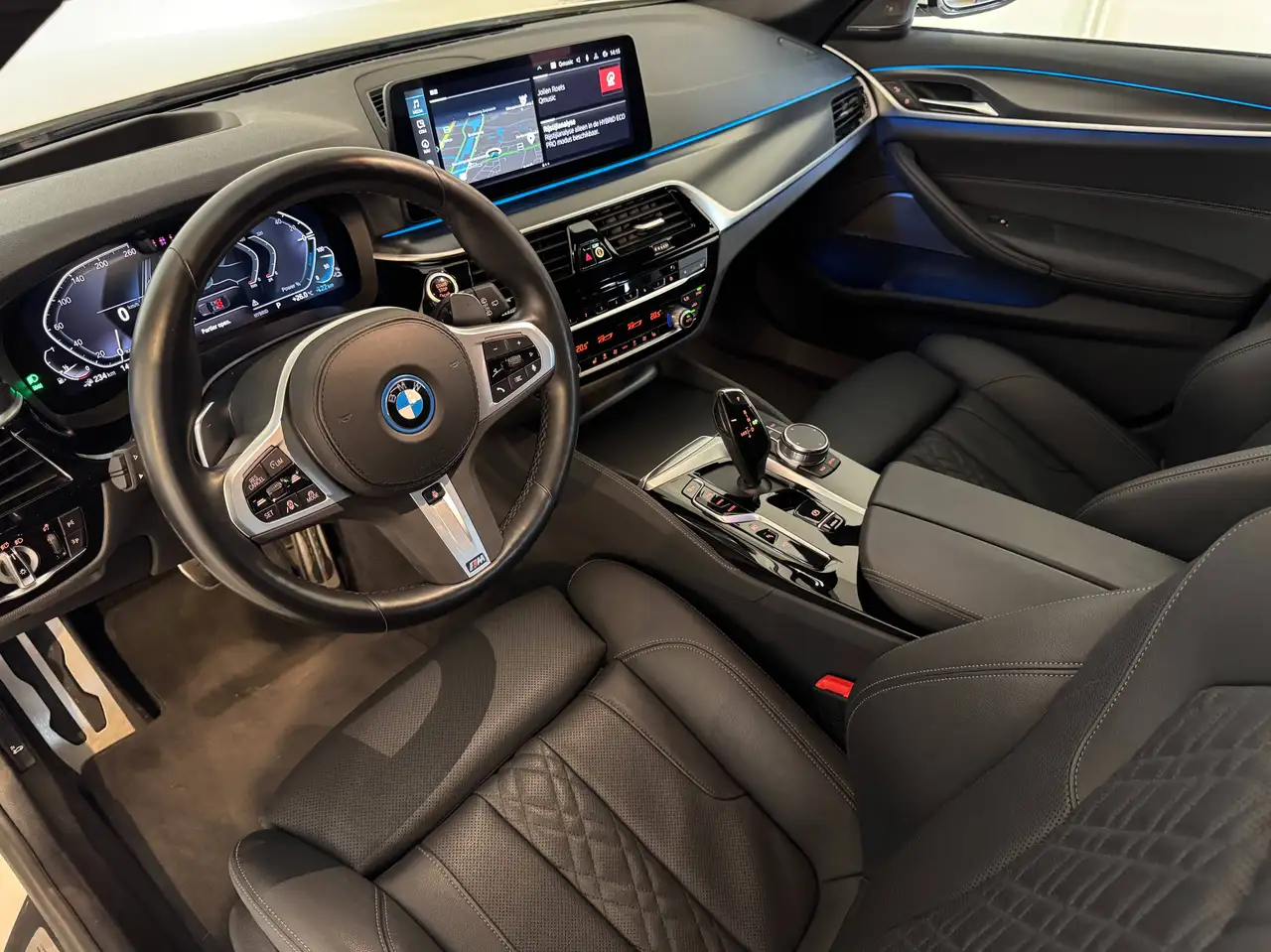 BMW 530 e xDrive Touring MSport/DrivAssProff/HarmanKardon/Head-up/Keyless/stuurverw/..., миниатюра 8
