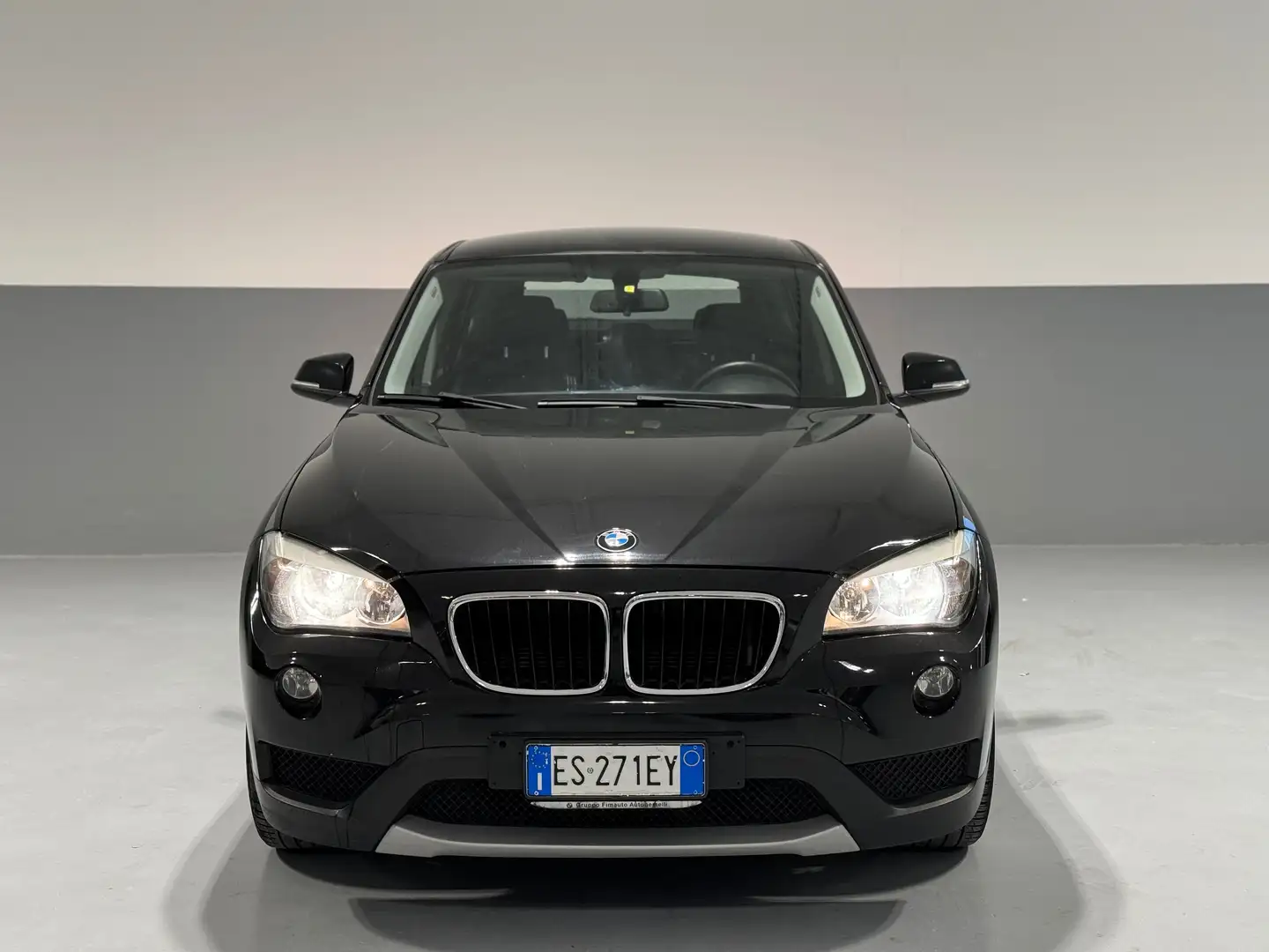 BMW X1 2.0 sdrive18 Manuale Nero - 2
