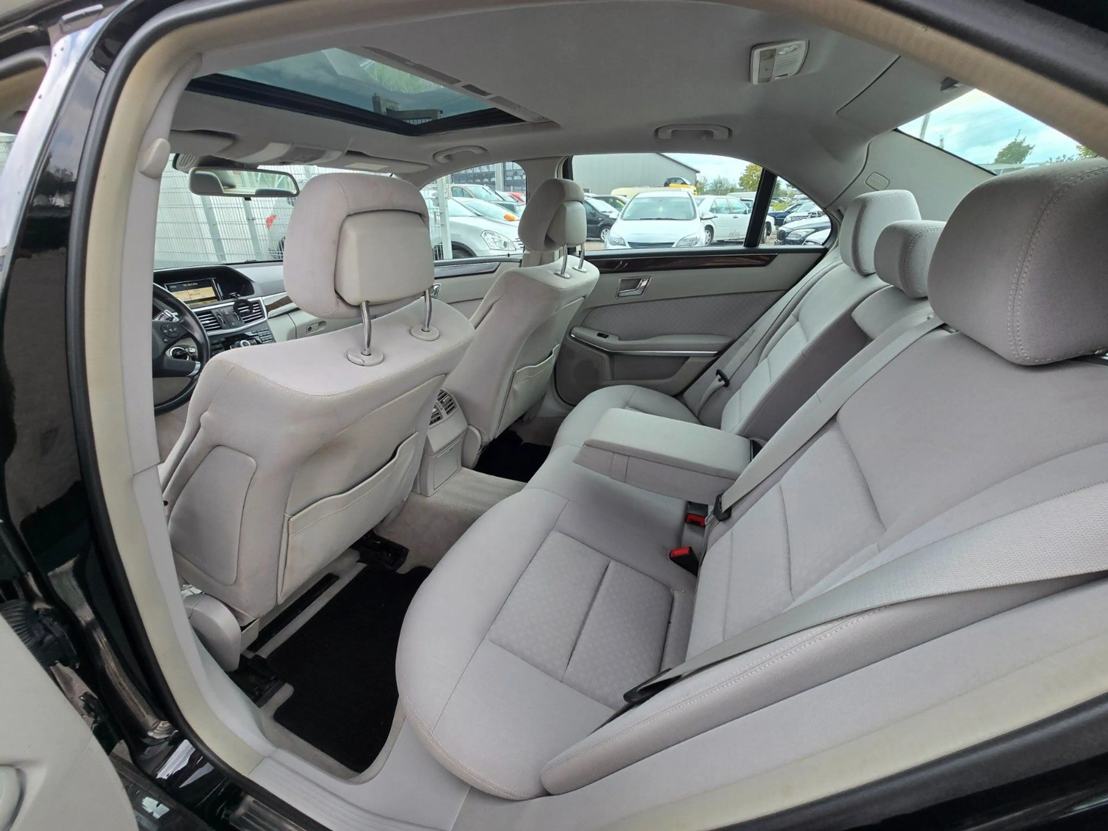Mercedes-Benz E 350 E Limousine E 350 CDI BlueEfficiency — photo 11