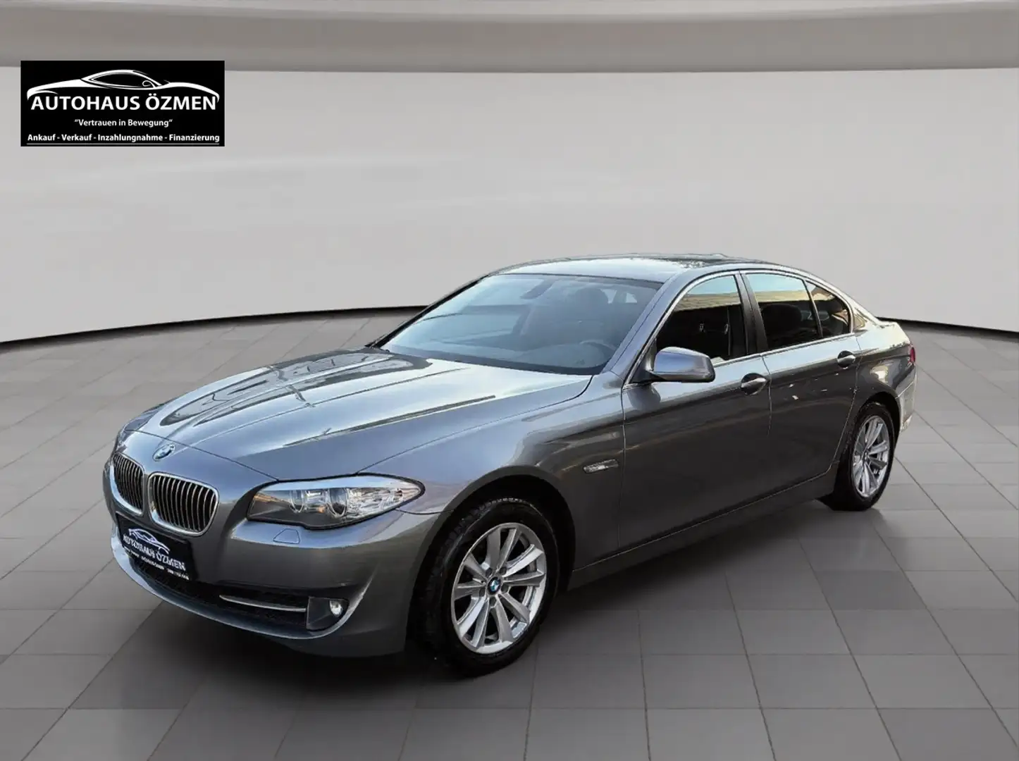 BMW 520 5er Grau - 1