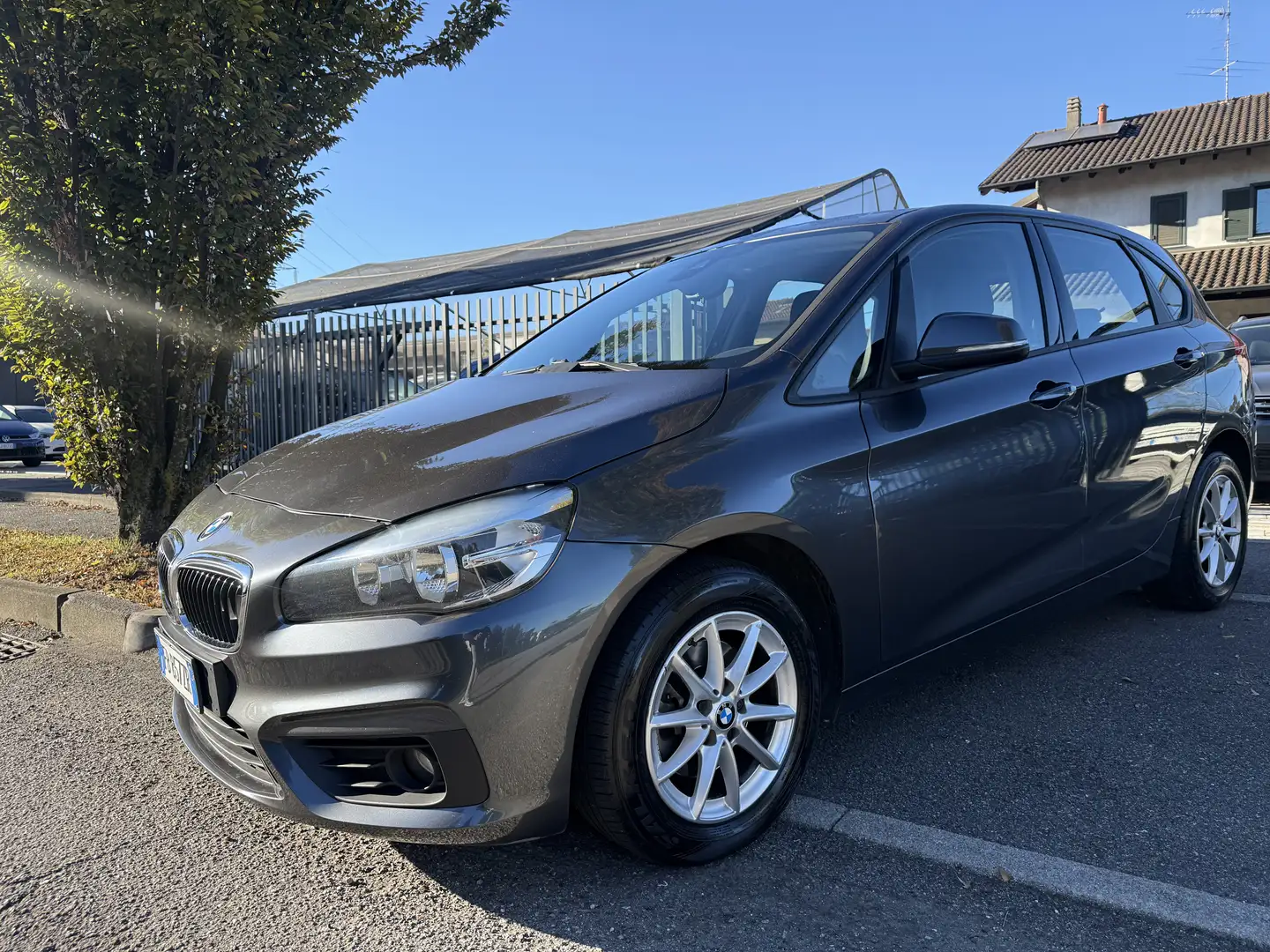 BMW 216 Active Tourer Advantage auto Grijs - 2