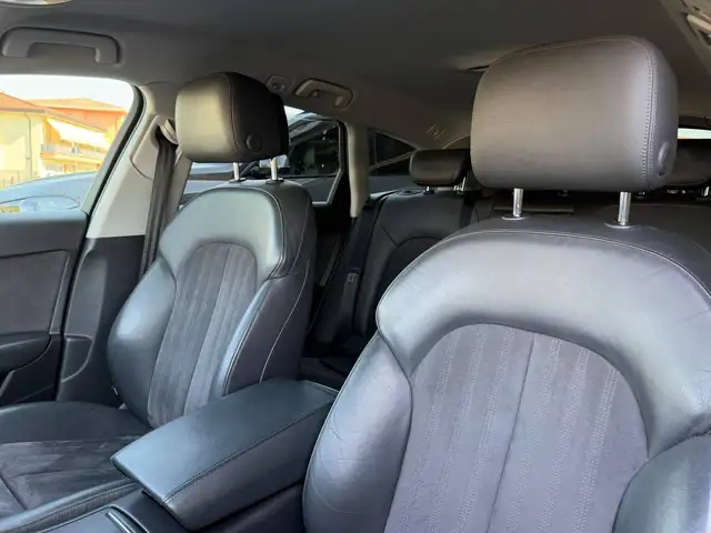 Audi A6 view 16