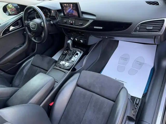 Audi A6 view 12