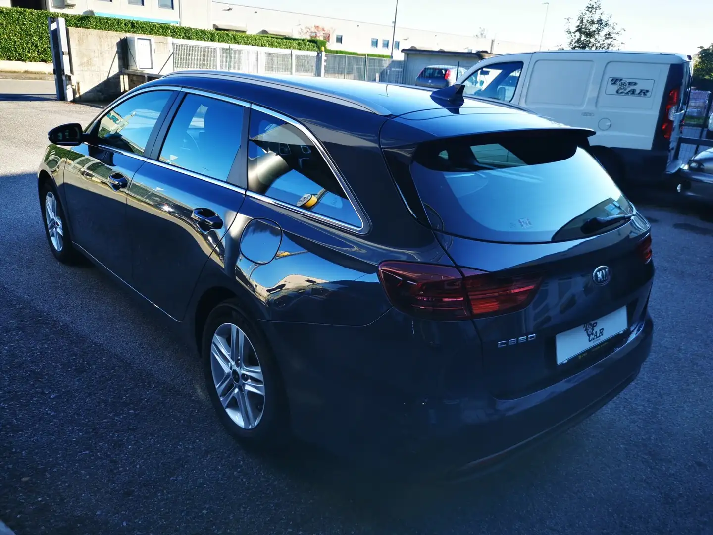 Kia Ceed / cee'd SW 1.6 crdi Business Class 115cv MOTORE NUOVO KIA Grigio - 2