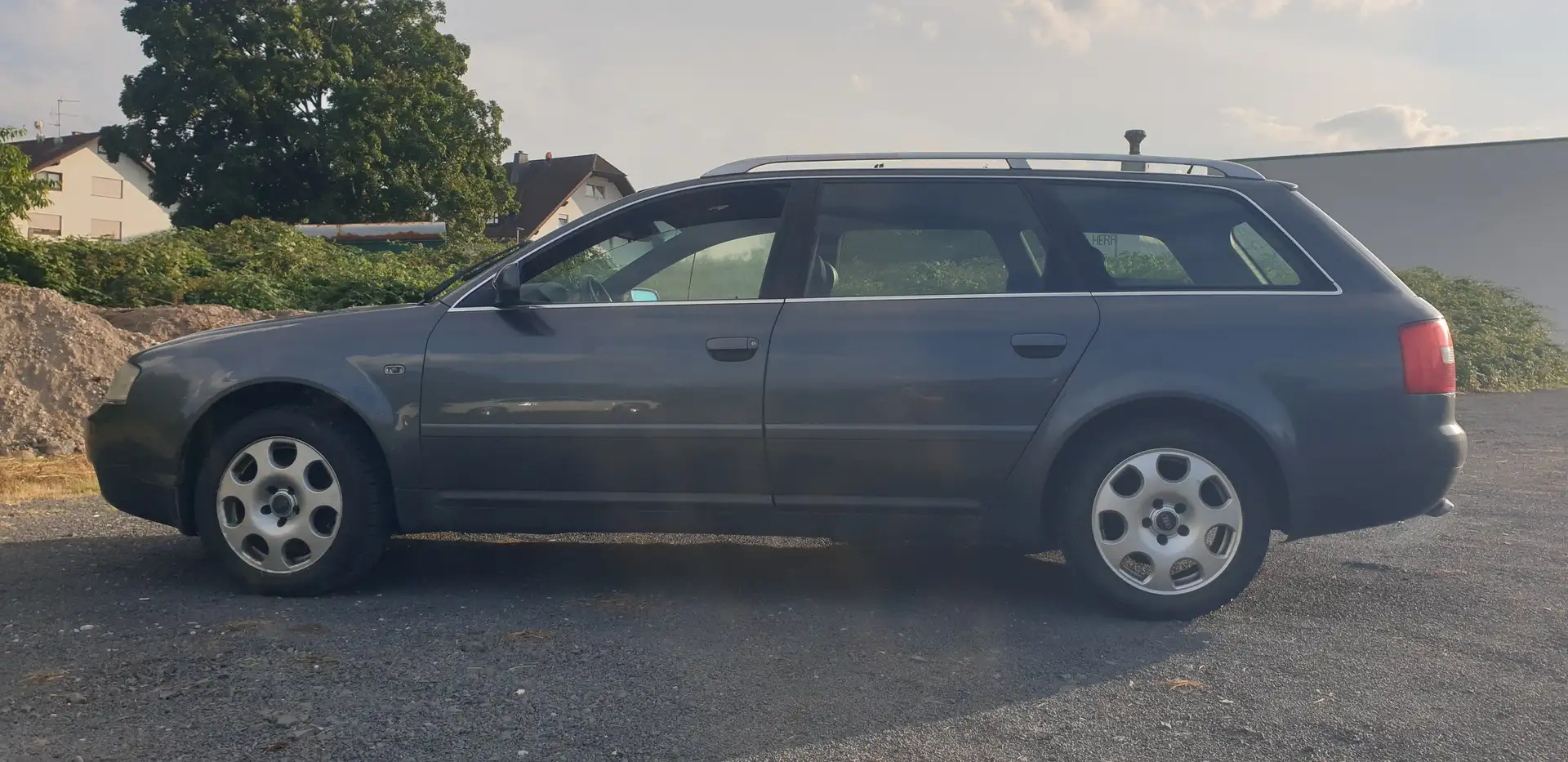 Audi A6 Avant 2.5 TDI Gris - 2