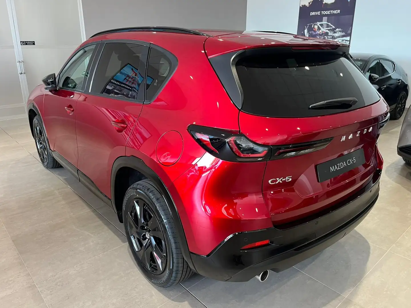 Mazda CX-5 2.5 e-Skyactiv-G MHEV Homura FWD Aut. Rojo - 2