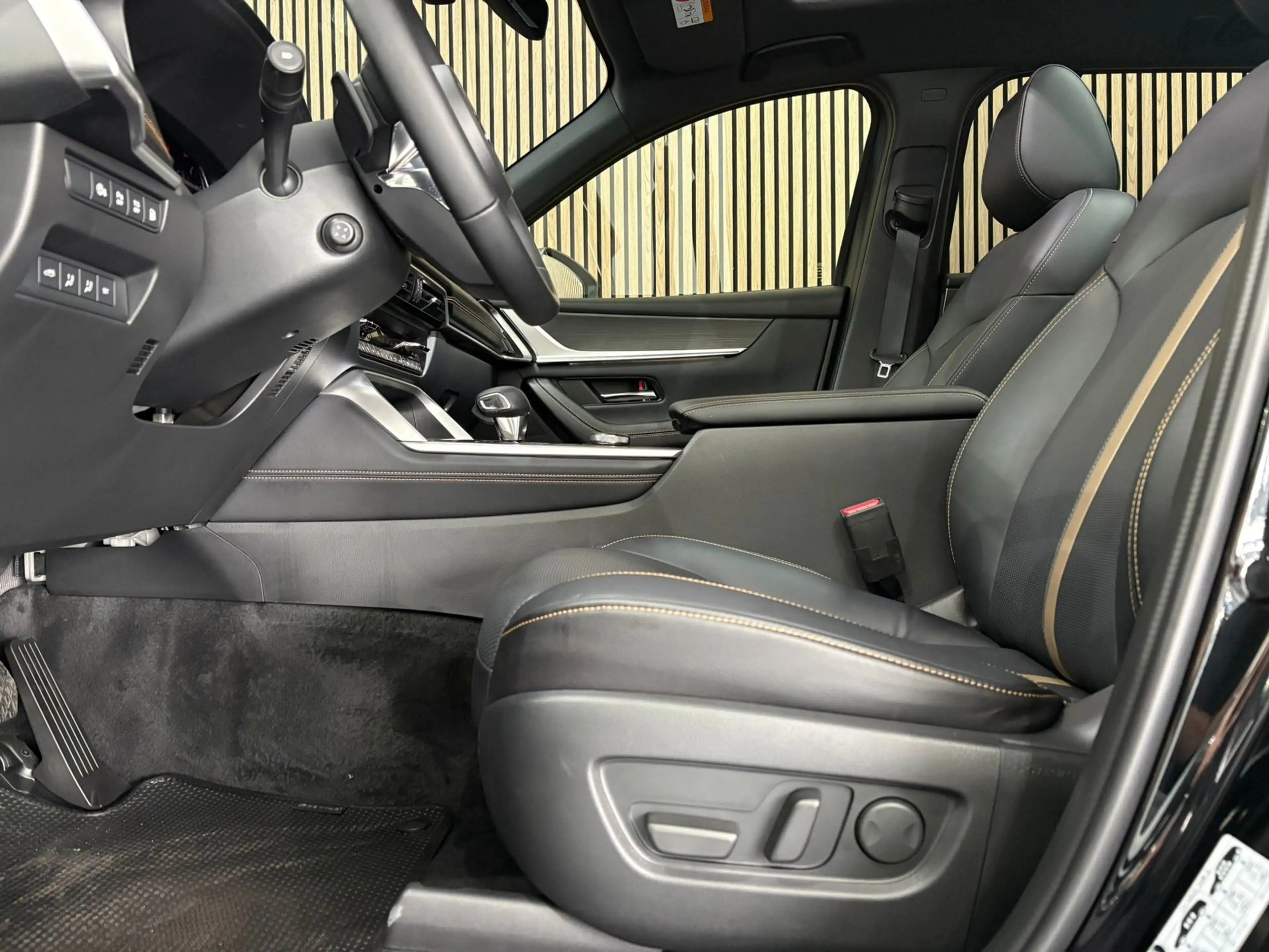 Mazda CX-80 2.5 e-SkyActiv PHEV Takumi Plus 7 Pers 327 PK / Pa — photo 28