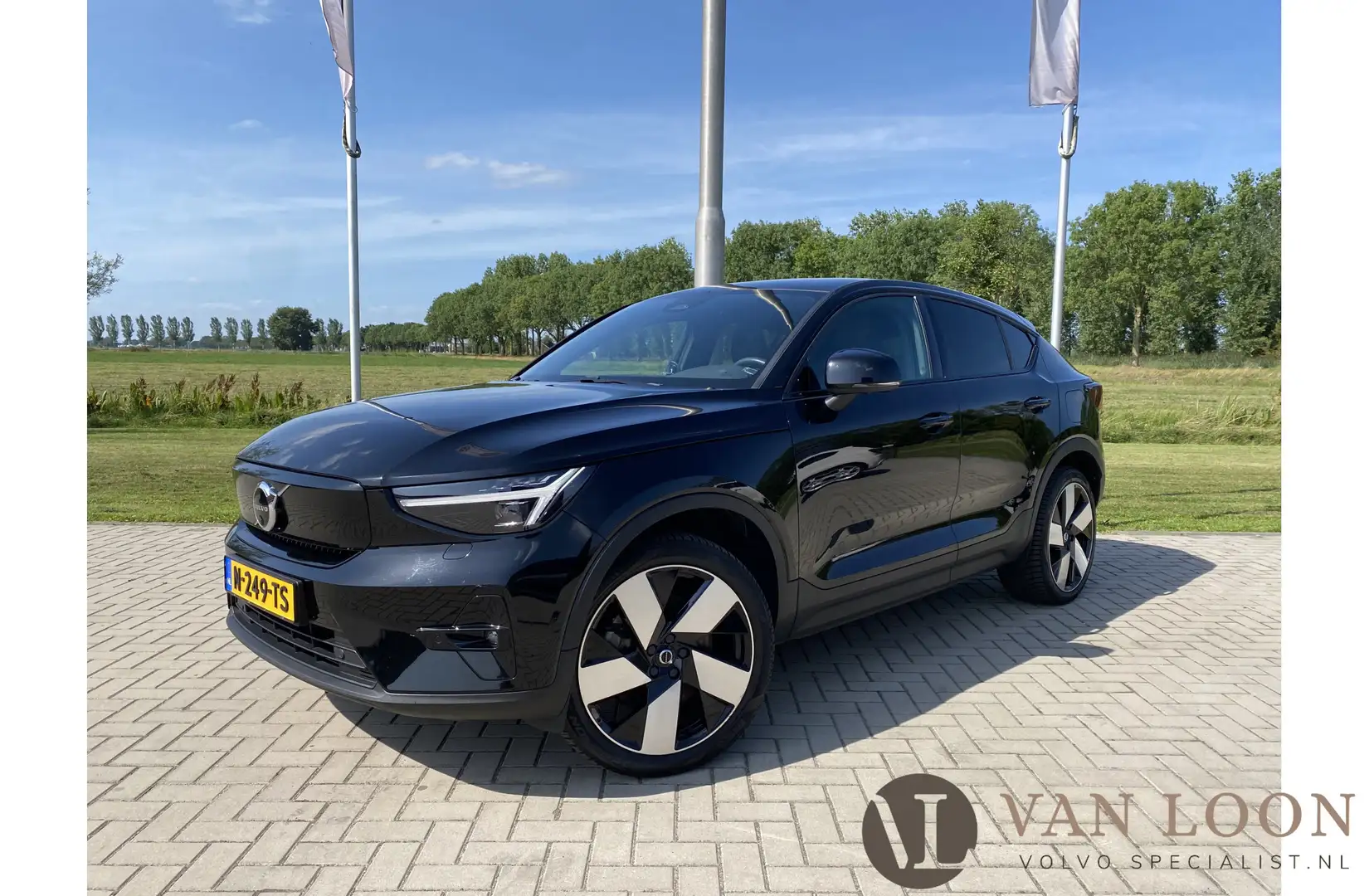 Volvo C40 Recharge Twin Intro Edition 78 kWh, trekhaak elect Zwart - 1