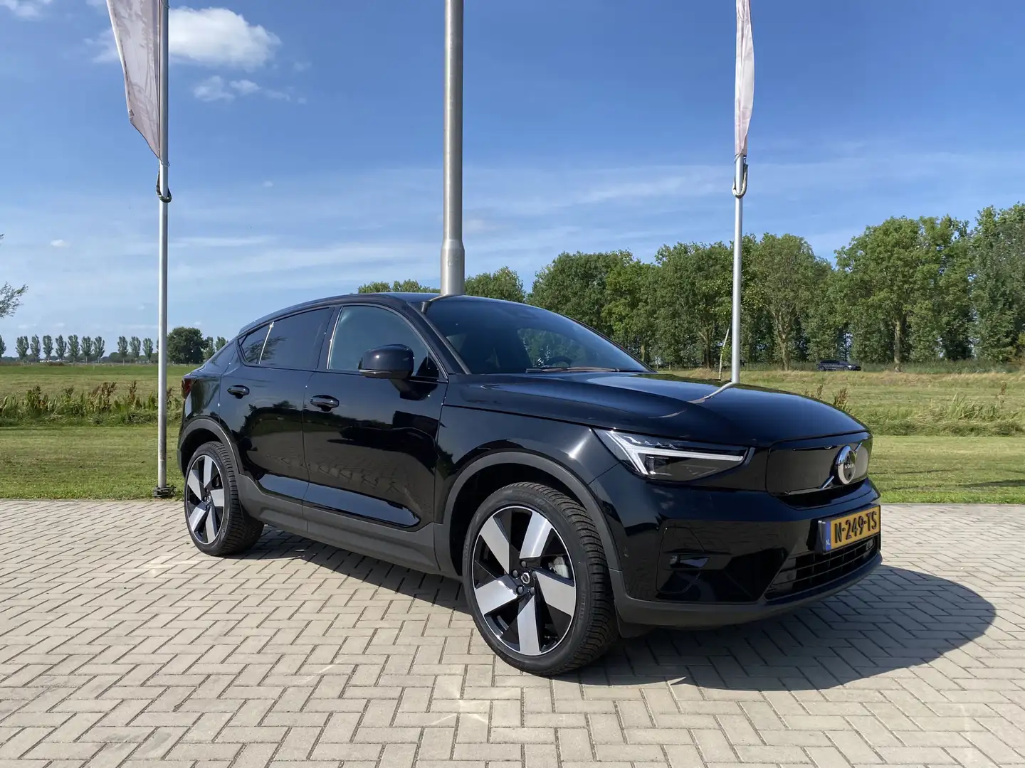 Volvo C40 Recharge Twin Intro Edition 78 kWh, trekhaak elect Zwart - 2