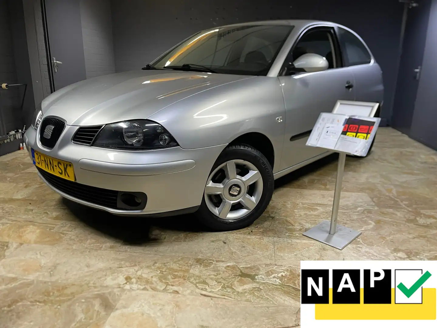SEAT Ibiza 1.4-16V Stella Nw Apk Gri - 1