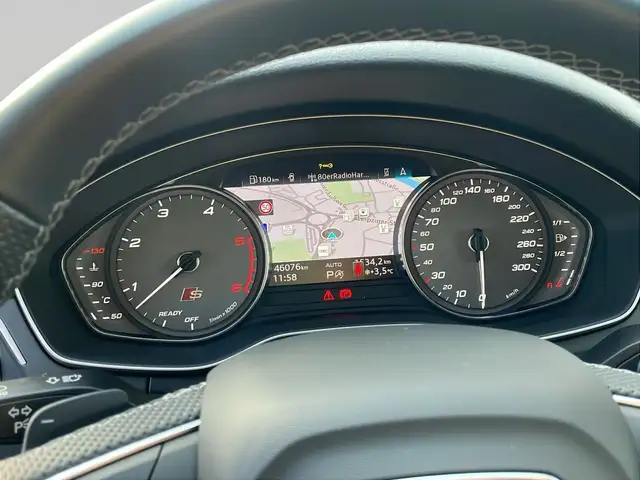 Audi S4 view 13