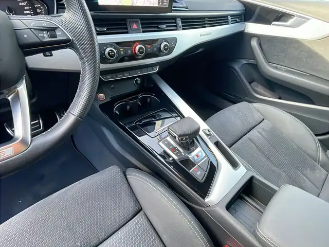 Audi S4 view 15