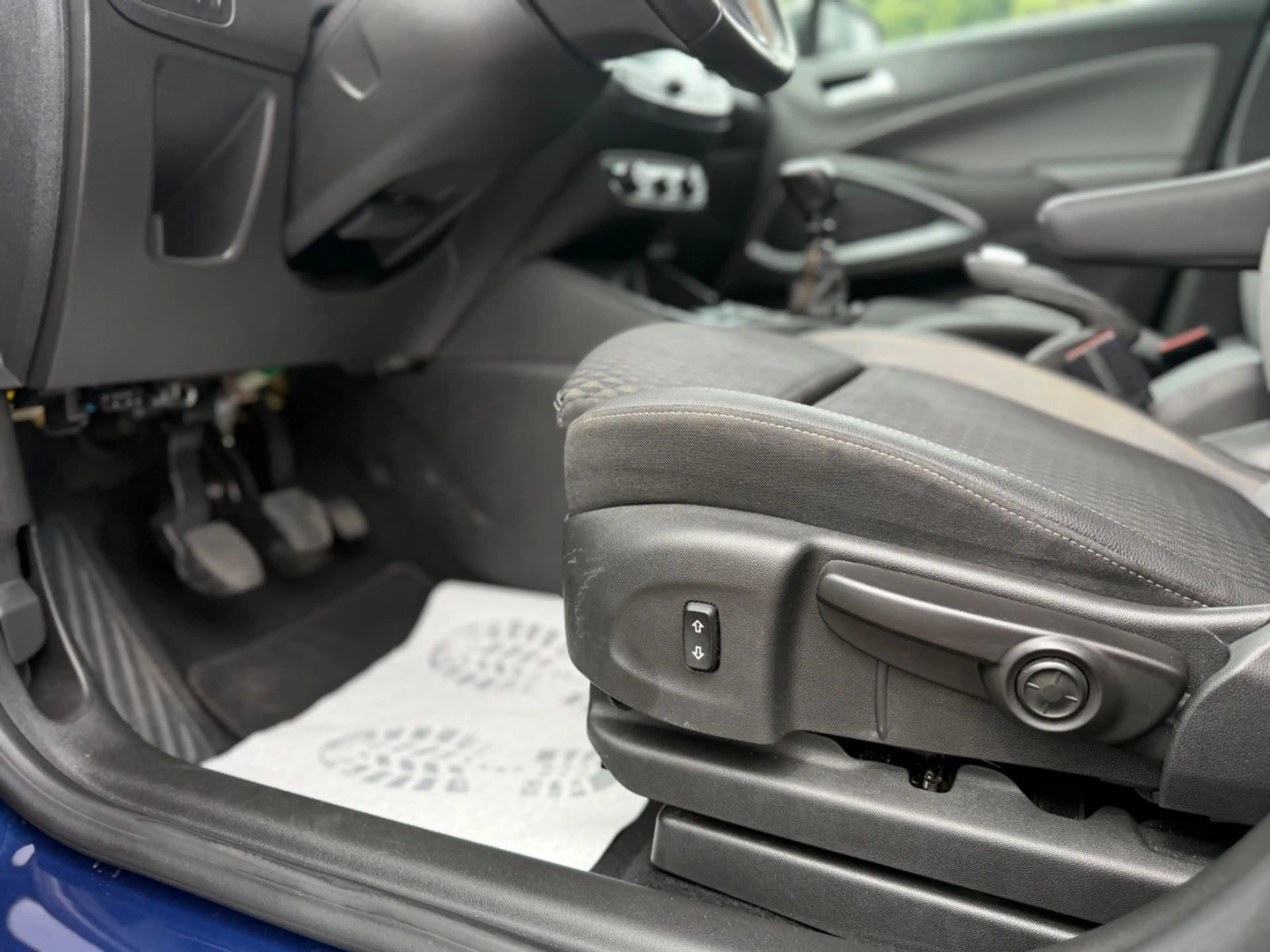 Opel Crossland X ! Kamera! TÜV NEU! 2-Z-Klima! — photo 12