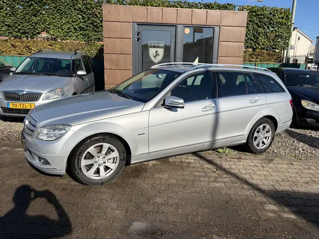 Mercedes-Benz C-Class view 3