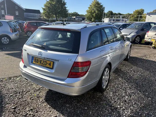 Mercedes-Benz C-Class view 4