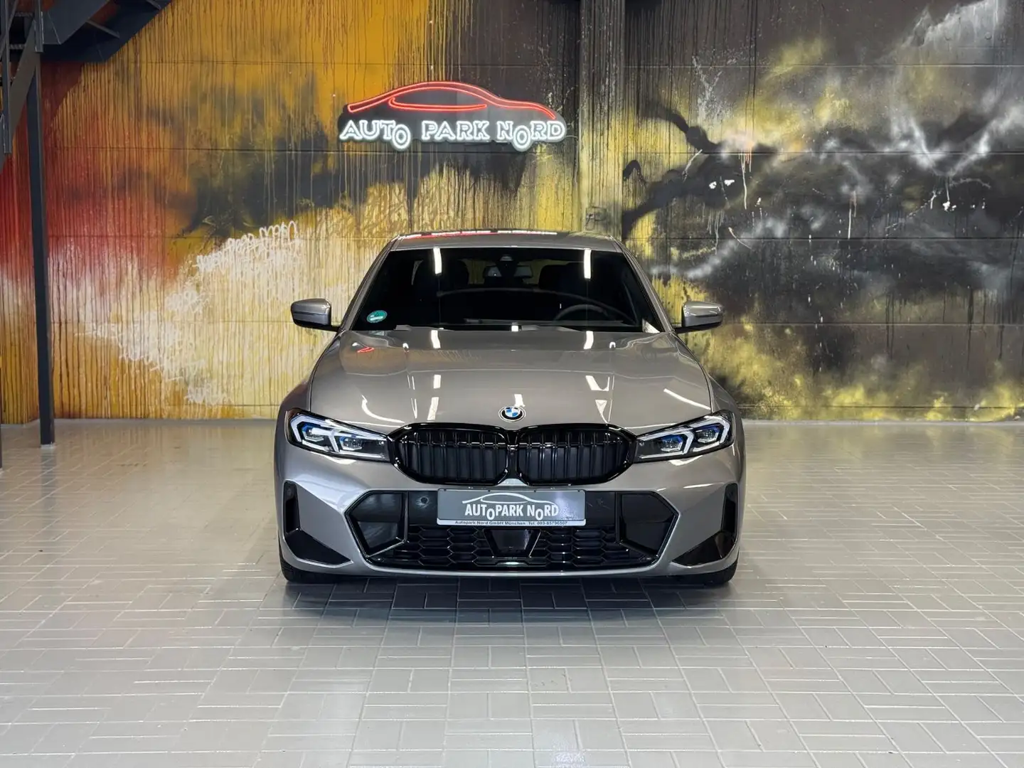 BMW 320 i M Sport~ LEDER~NAVI~KAMERA 360~LED~HEAD-UP Grey - 2
