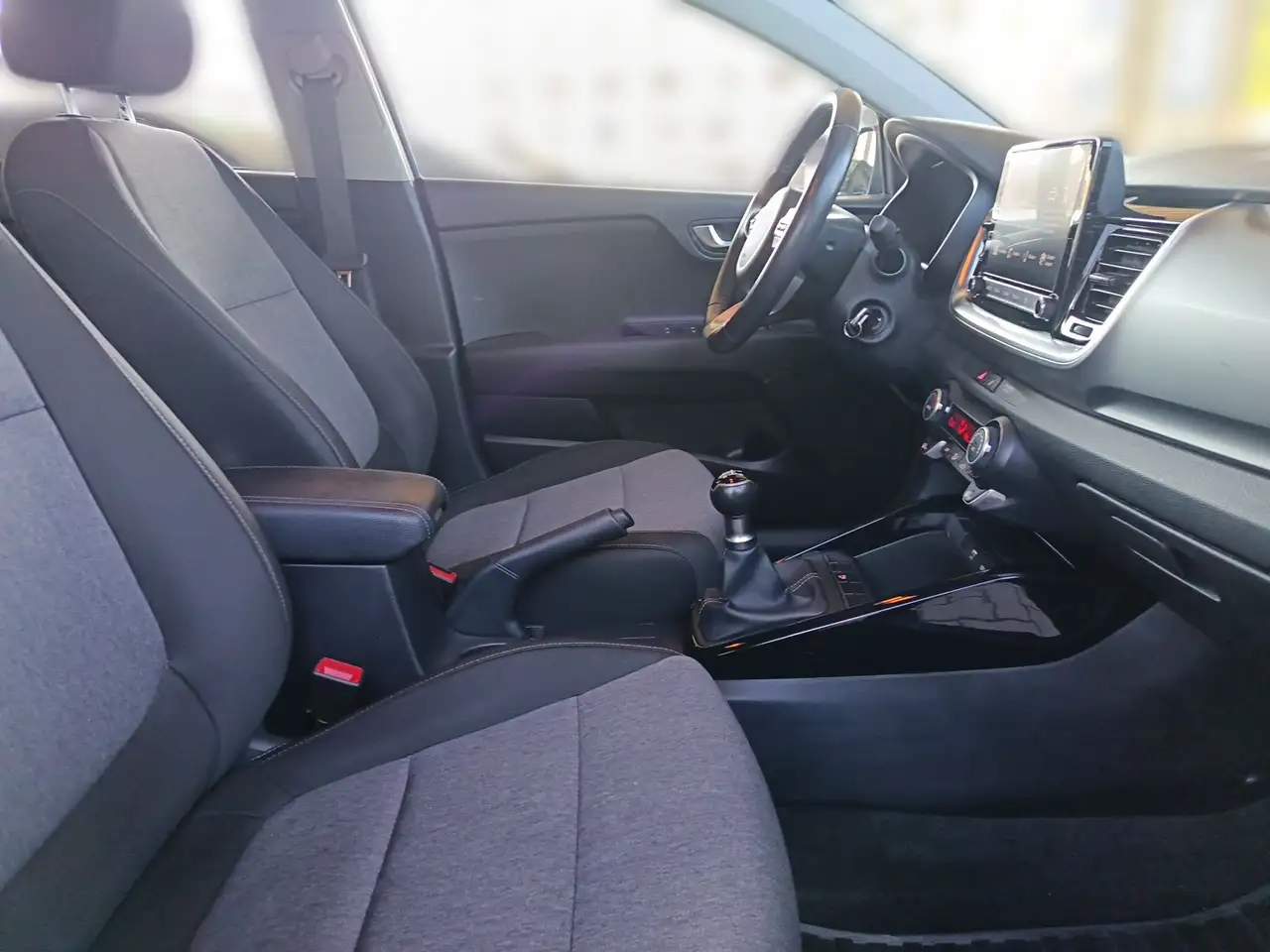 Kia Stonic 1,2 DPI ISG Titan 24