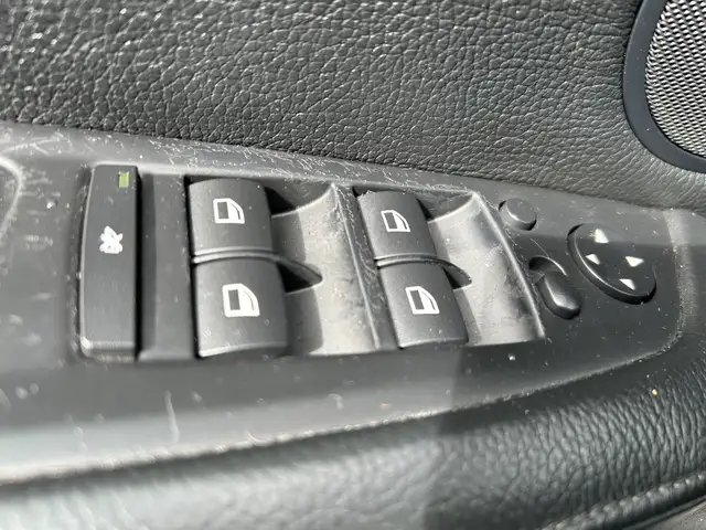 BMW X5 view 11
