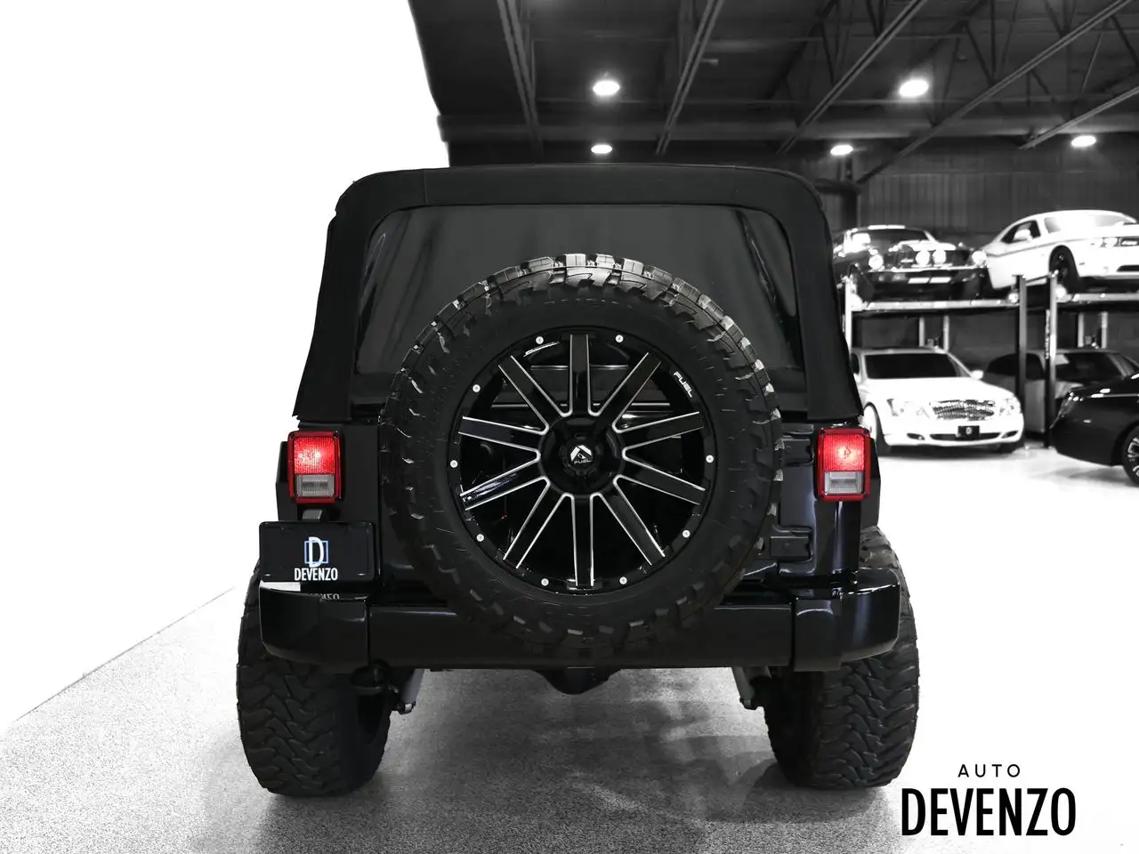 Jeep Wrangler снимка Jeep Wrangler