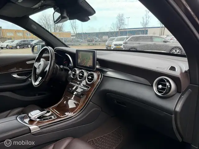Mercedes-Benz GLC view 12