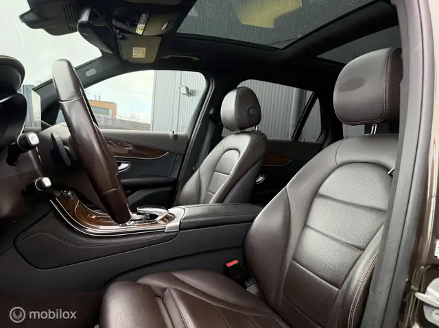 Mercedes-Benz GLC view 4