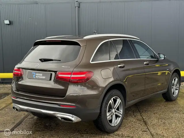 Mercedes-Benz GLC view 3