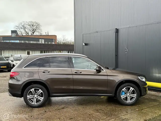 Mercedes-Benz GLC view 9