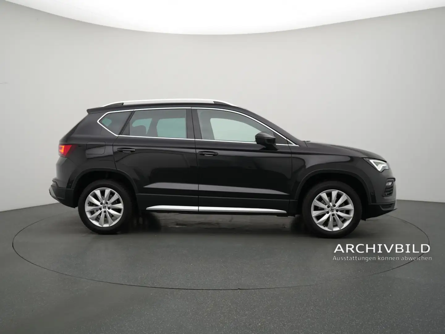 SEAT Ateca Xperience DSG NAVI LEDER ACC VIRT KAM S Schwarz - 2